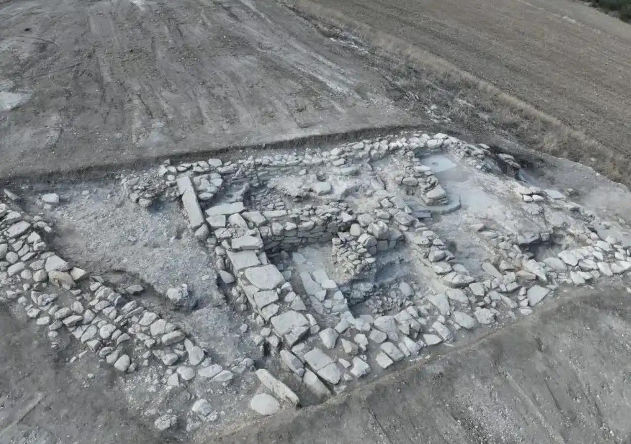 Una casa numida di 2.400 anni costruita contro una cinta difensiva mostra come vivevano i vicini di Cartagine