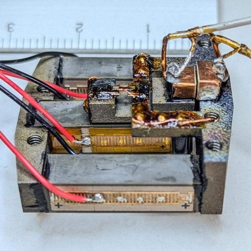 None La cella di deformazione rivela stati superconduttori nascosti