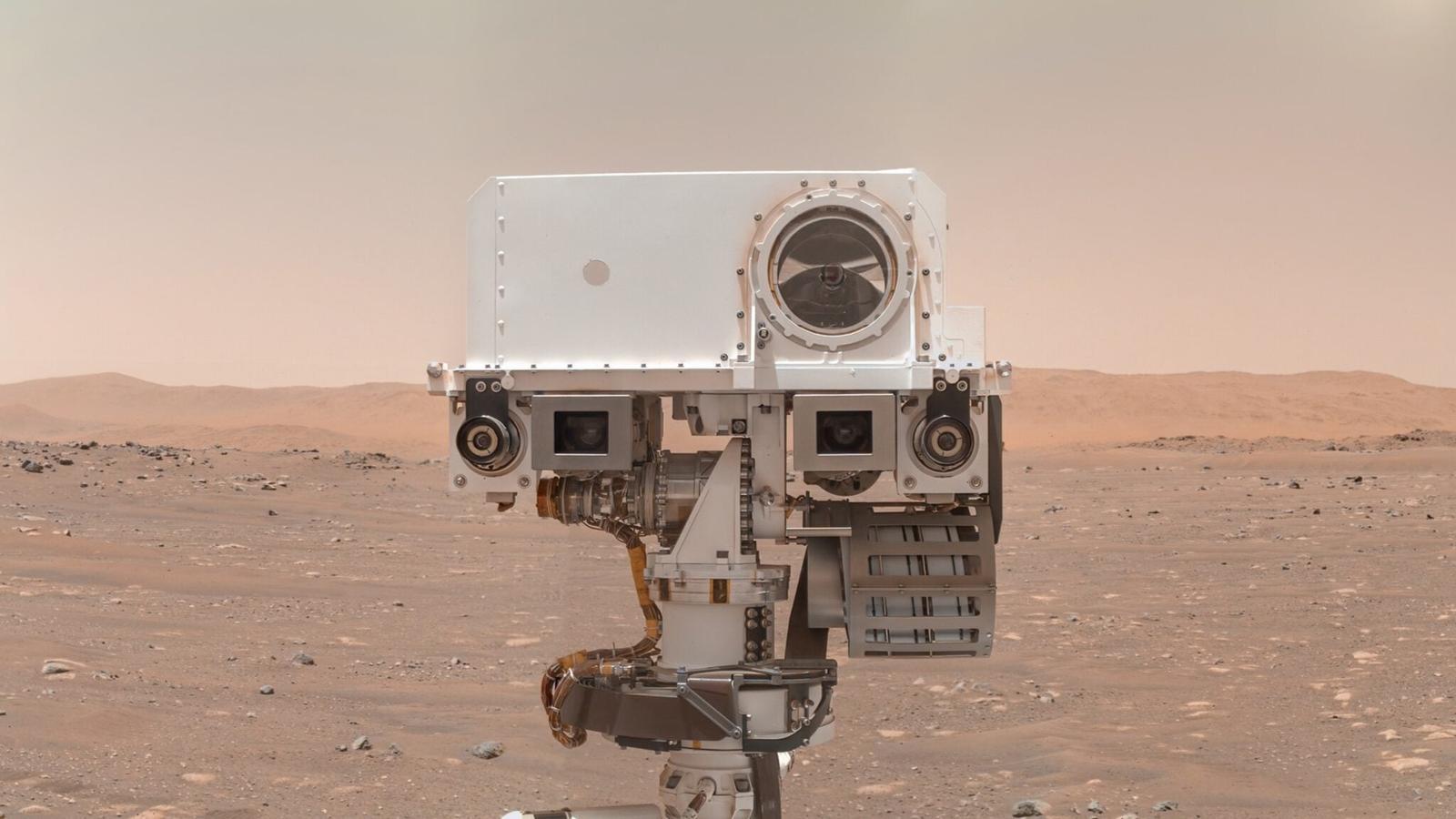 Il rover Perseverance della NASA ha appena battuto il record di guida fuori dalla Terra, guidando per lo più da solo