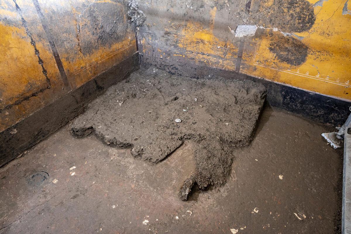 Impronta della base di una credenza nella Casa di Cornelio Massimo, Pompei, Italia