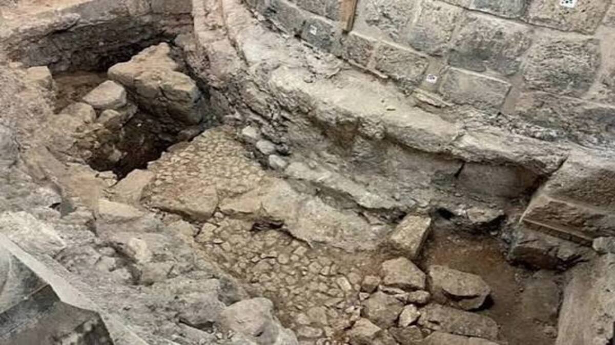 Gerusalemme: scoperta strada di epoca romana che Gesù potrebbe avere percorso portando la croce