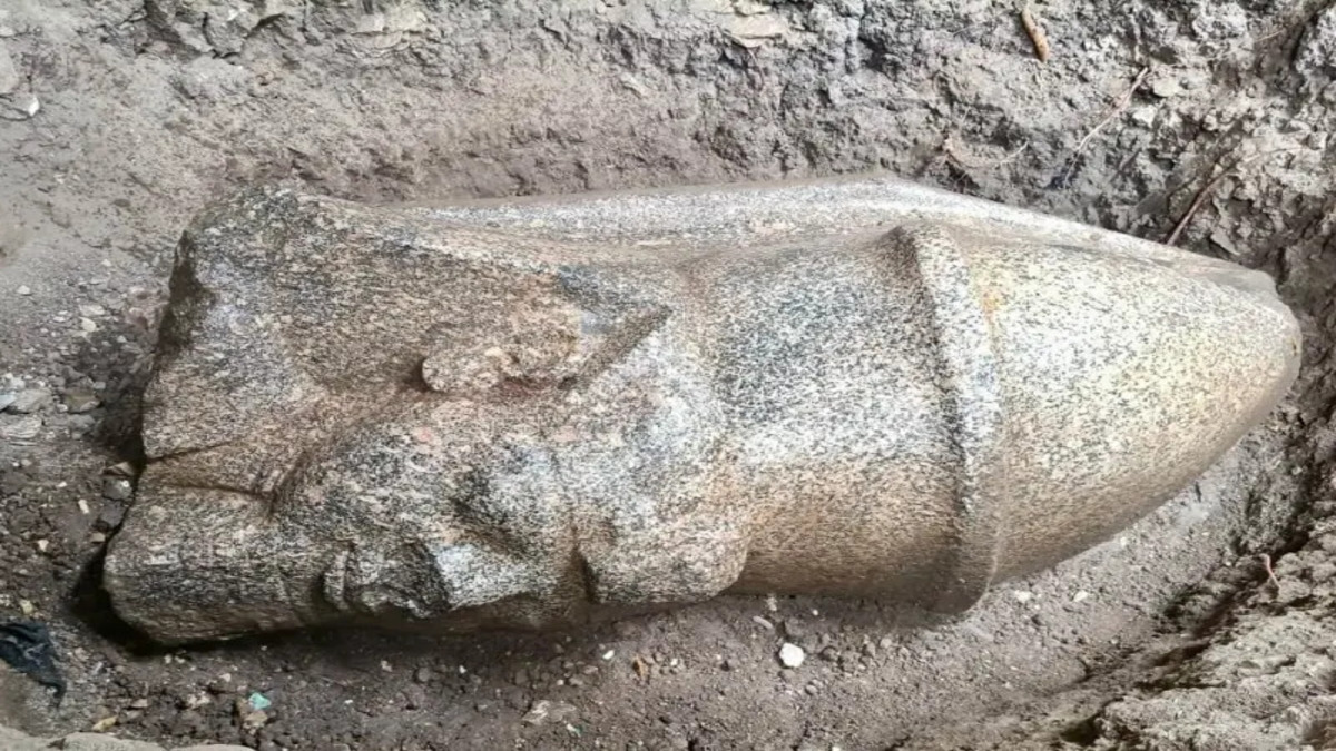 Riportata alla luce una grossa statua raffigurante il faraone Ramses II